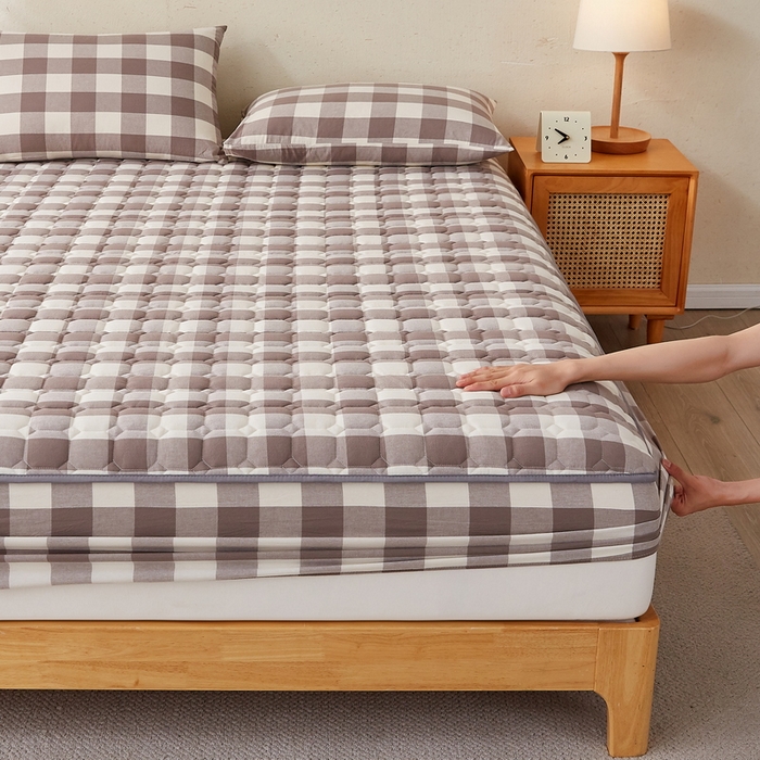 91家纺网 家纺一手货源 找家纺 迪乐妮家居 2024新款大床色织全棉夹棉床笠 大灰格