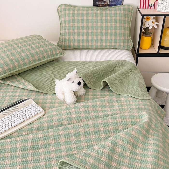 91家纺网 家纺一手货源 找家纺 沐纯家居 2025新款色织水洗棉棉绒（大豆纤维填充）床盖三件套 田园绿