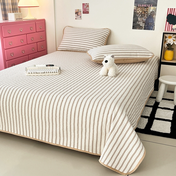 91家纺网 家纺一手货源 找家纺 沐纯家居 2025新款色织水洗棉棉绒（大豆纤维填充）床盖三件套 青柠咖