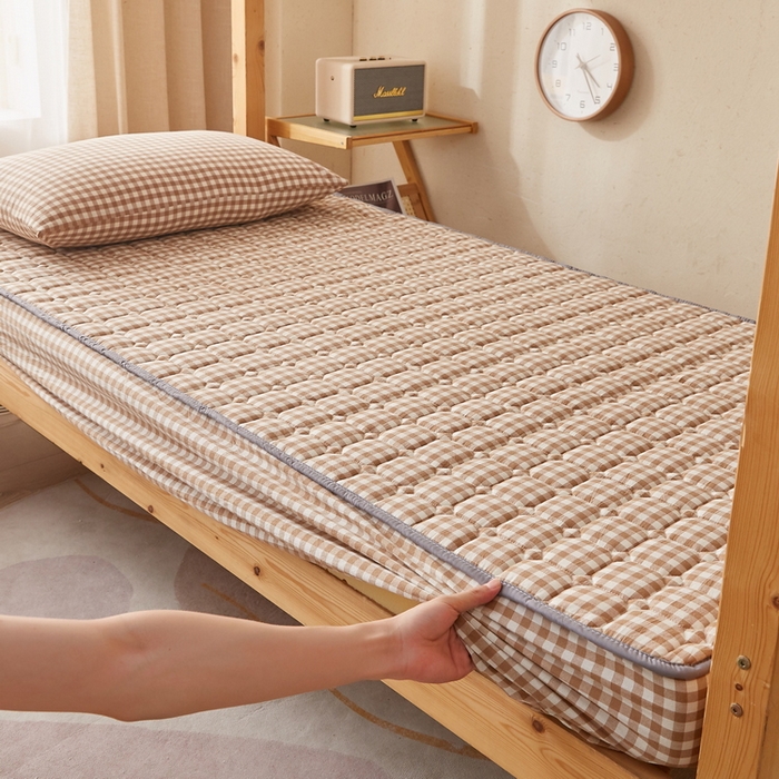 91家纺网 家纺一手货源 找家纺 迪乐妮家居 2024新款单人床色织全棉夹棉床笠(无印家居风） 米小格