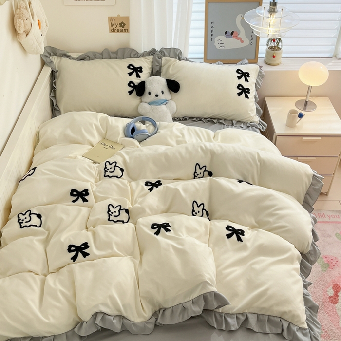 91家纺网 家纺一手货源 找家纺 泉欣家纺 2024韩式公主风毛巾绣花水洗棉四件套专版花型 蝴蝶结-浅黄灰