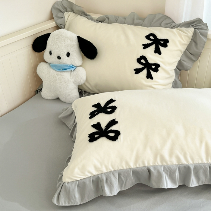 91家纺网 家纺一手货源 找家纺 泉欣家纺 2024韩式公主风毛巾绣花水洗棉四件套专版花型 蝴蝶结-浅黄灰