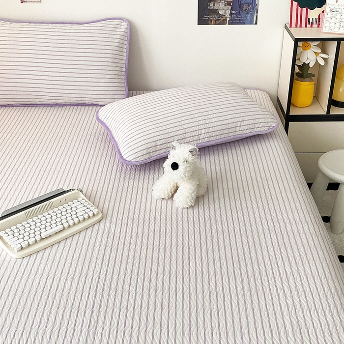 91家纺网 家纺一手货源 找家纺 沐纯家居 2025新款色织水洗棉棉绒（大豆纤维填充）床盖三件套 可乐紫