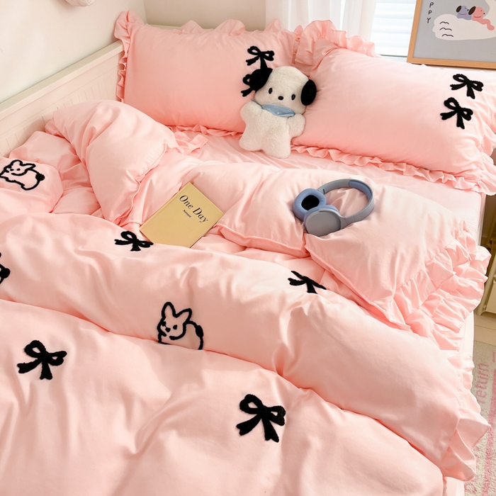 91家纺网 家纺一手货源 找家纺 泉欣家纺 2024韩式公主风毛巾绣花水洗棉四件套专版花型 蝴蝶结-粉玉