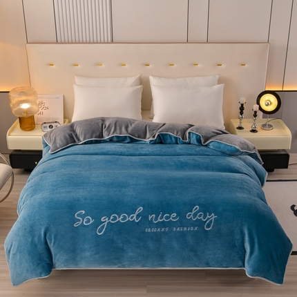 91家纺网 家纺一手货源 找家纺 居尚家纺 2025新款加厚牛奶绒刺绣单被套系列 宝蓝+绅士灰