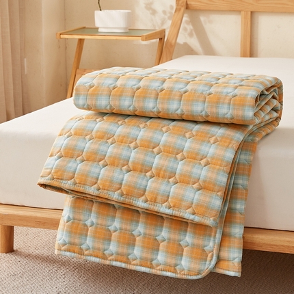 91家纺网 家纺一手货源 找家纺 迪乐妮家居 2024新款大床色织全棉夹棉床褥 蜜橘格