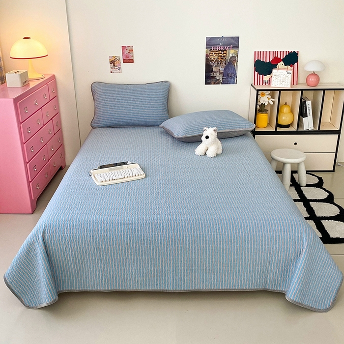 91家纺网 家纺一手货源 找家纺 沐纯家居 2025新款色织水洗棉棉绒（大豆纤维填充）床盖三件套 可乐蓝