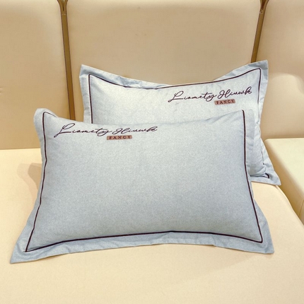 91家纺网 家纺一手货源 找家纺 （总）菲梵家纺 2025新款纯色双拼全棉加厚磨毛刺绣款套件单品系列（单枕套）