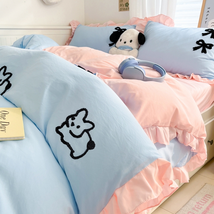 91家纺网 家纺一手货源 找家纺 泉欣家纺 2024韩式公主风毛巾绣花水洗棉四件套专版花型 蝴蝶结-浅蓝粉