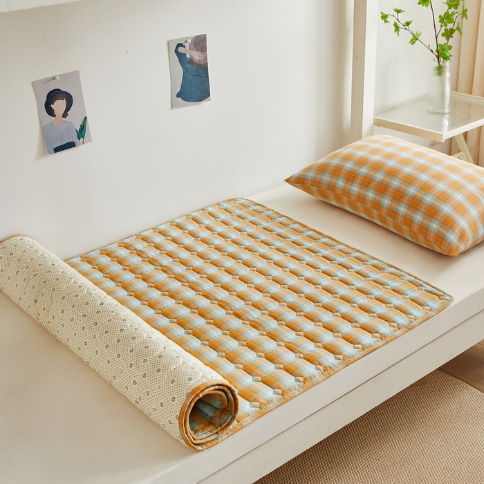 91家纺网 家纺一手货源 找家纺 迪乐妮家居 2024新款单人床全棉夹棉床褥 蜜橘格