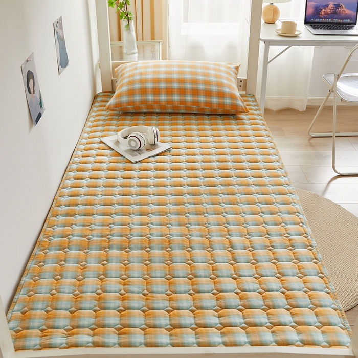 91家纺网 家纺一手货源 找家纺 迪乐妮家居 2024新款单人床全棉夹棉床褥 蜜橘格