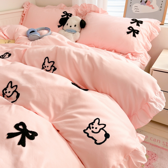 91家纺网 家纺一手货源 找家纺 泉欣家纺 2024韩式公主风毛巾绣花水洗棉四件套专版花型 蝴蝶结-粉玉