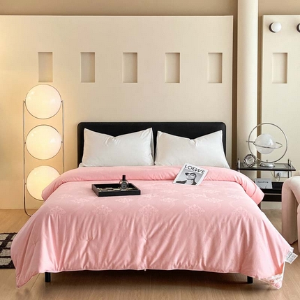 91家纺网 家纺一手货源 找家纺 （总）紫乐家纺 2024新款A类全棉提花柯罗尔蚕丝被春秋被冬被子母被桑蚕丝榨蚕丝被子被芯