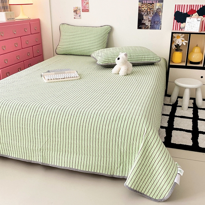 91家纺网 家纺一手货源 找家纺 沐纯家居 2025新款色织水洗棉棉绒（大豆纤维填充）床盖三件套 可乐绿