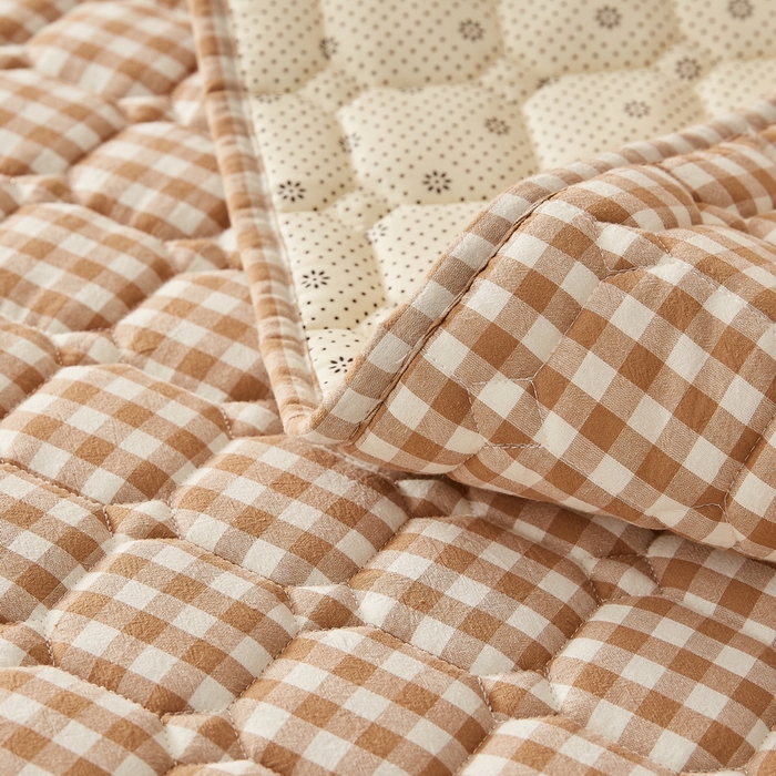 91家纺网 家纺一手货源 找家纺 迪乐妮家居 2024新款大床色织全棉夹棉床褥 米小格