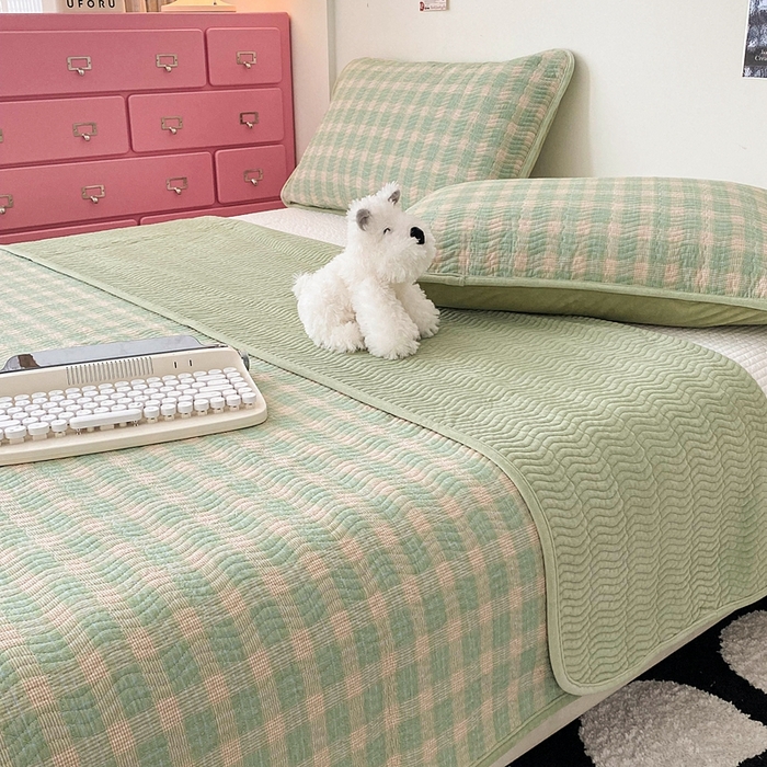 91家纺网 家纺一手货源 找家纺 沐纯家居 2025新款色织水洗棉棉绒（大豆纤维填充）床盖三件套 田园绿