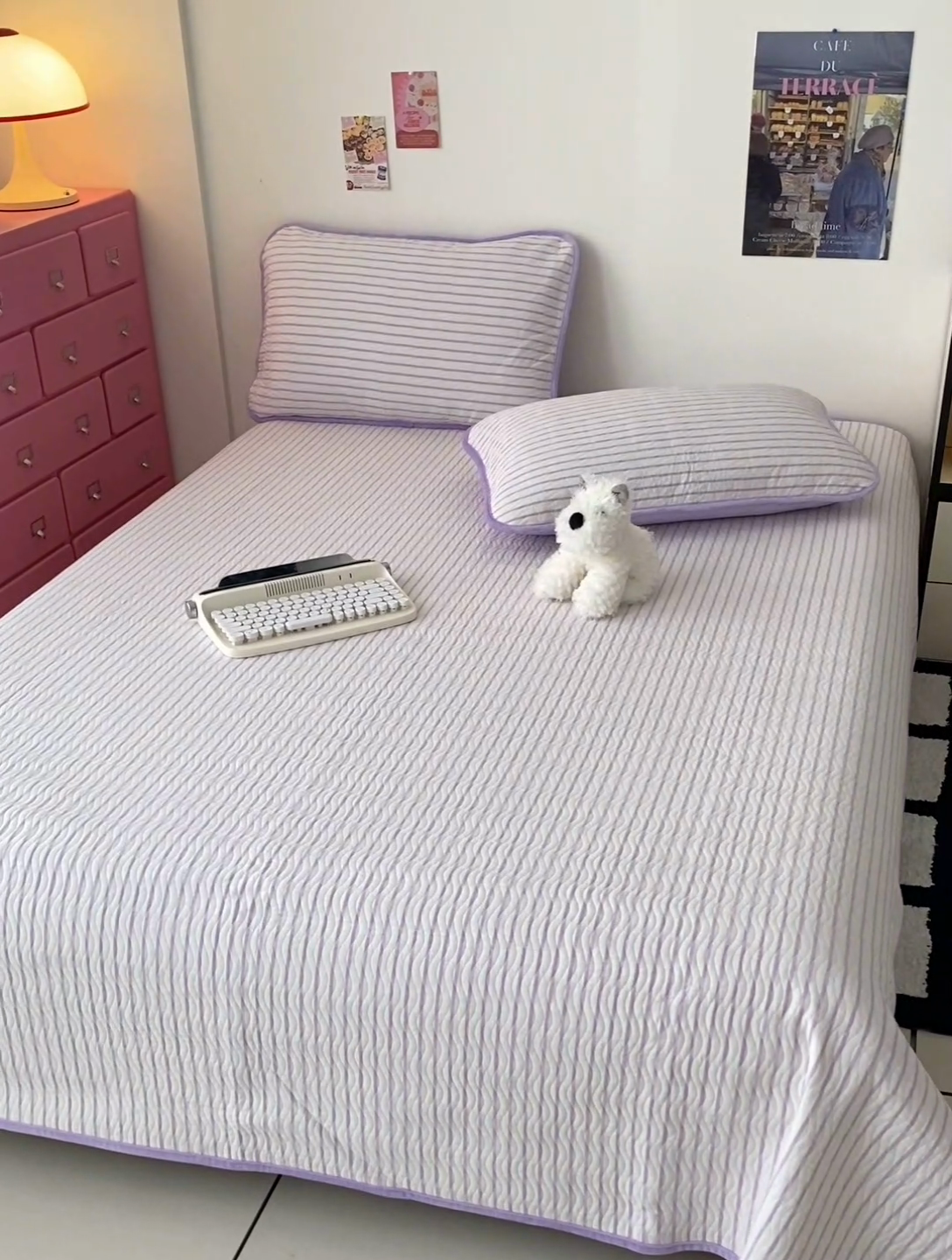 91家纺网 家纺一手货源 找家纺 沐纯家居 2025新款色织水洗棉棉绒（大豆纤维填充）床盖三件套 可乐紫