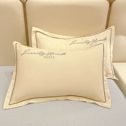 91家纺网 家纺一手货源 找家纺 （总）菲梵家纺 2025新款纯色双拼全棉加厚磨毛刺绣款套件单品系列（单枕套）