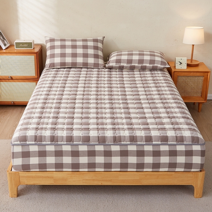 91家纺网 家纺一手货源 找家纺 迪乐妮家居 2024新款大床色织全棉夹棉床笠 大灰格