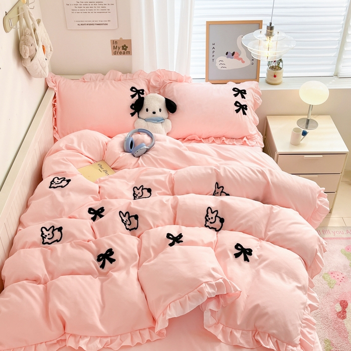 91家纺网 家纺一手货源 找家纺 泉欣家纺 2024韩式公主风毛巾绣花水洗棉四件套专版花型 蝴蝶结-粉玉