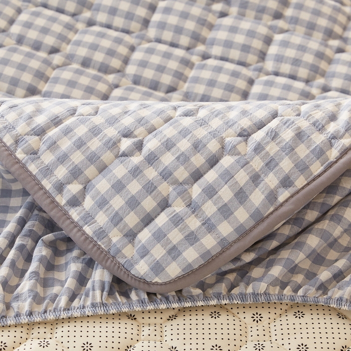 91家纺网 家纺一手货源 找家纺 迪乐妮家居 2024新款单人床色织全棉夹棉床笠(无印家居风） 蓝小格