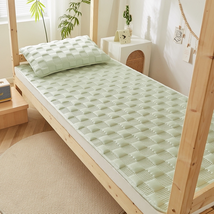 91家纺网 家纺一手货源 找家纺 卡派 2024新款布拉格夹棉加厚床褥单人床 布拉格-果绿