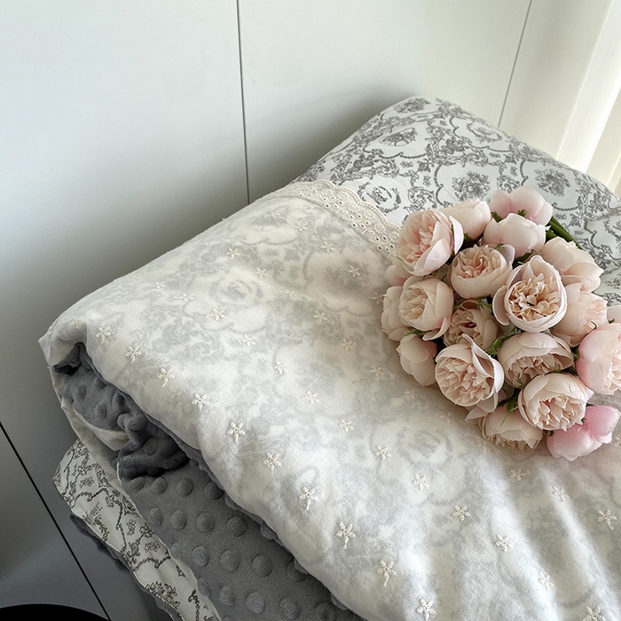 91家纺网 家纺一手货源 找家纺 2025新款秋冬季棉加豆豆绒法式花边款豆豆被被芯 奥黛丽