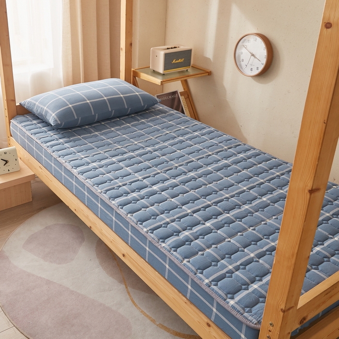 91家纺网 家纺一手货源 找家纺 卡派 2024新款色织全棉夹棉床笠(无印家居风） 海蓝格