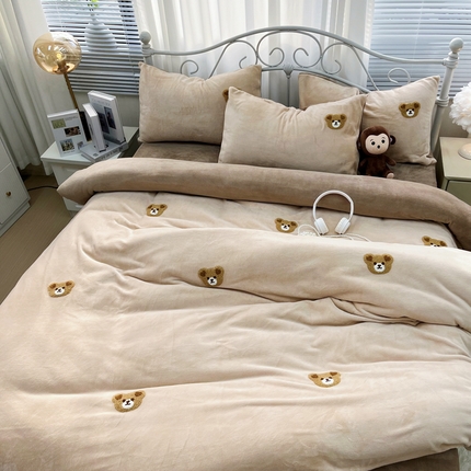 鑫利来家纺 2025新款牛奶绒毛巾绣四件套加厚立体卡通牛奶绒四件套 小熊-浅咖深咖