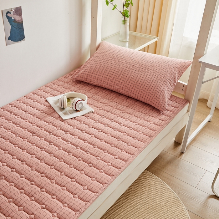 91家纺网 家纺一手货源 找家纺 卡派 2024新款全棉夹棉床褥 粉小格