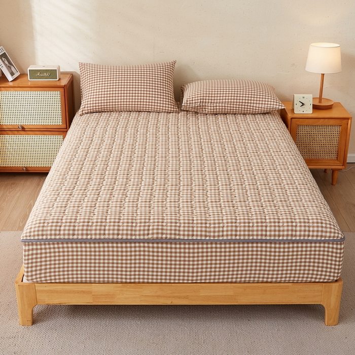 91家纺网 家纺一手货源 找家纺 卡派 2024新款色织全棉夹棉床笠 米小格