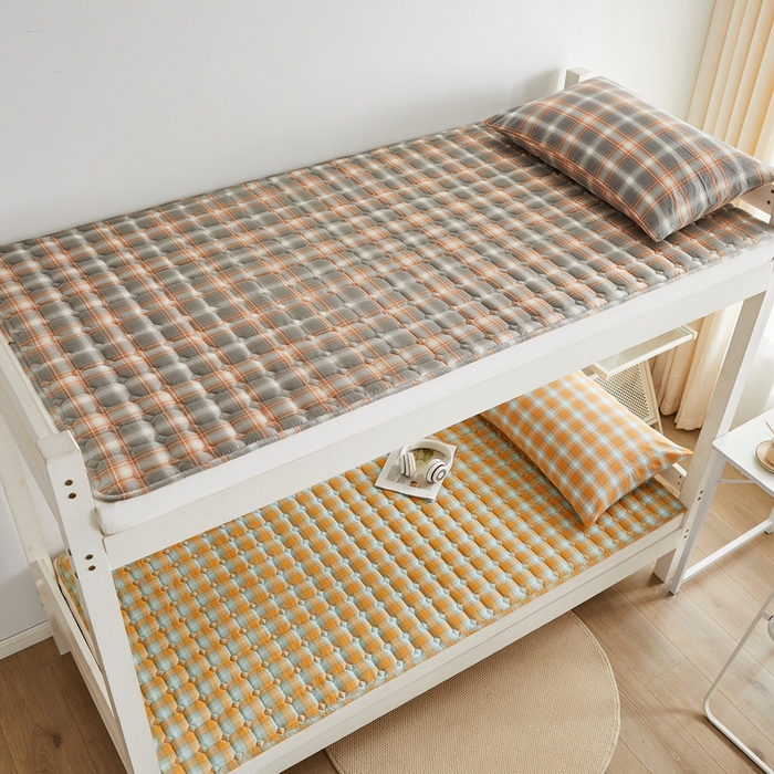 91家纺网 家纺一手货源 找家纺 卡派 2024新款全棉夹棉床褥 蜜橘格