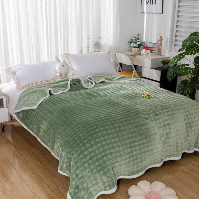 91家纺网 家纺一手货源 找家纺 2025新款魔法大泡泡绒法兰绒毛毯多功能盖毯 绿色