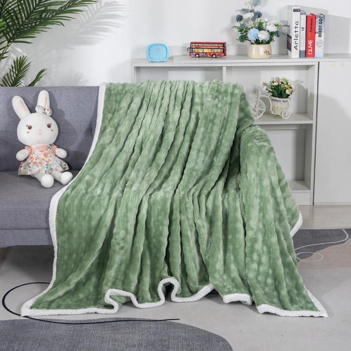 91家纺网 家纺一手货源 找家纺 2025新款魔法大泡泡绒法兰绒毛毯多功能盖毯 绿色