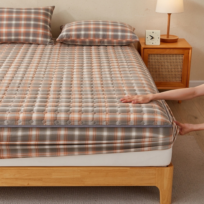 91家纺网 家纺一手货源 找家纺 卡派 2024新款色织全棉夹棉床笠 诺卡