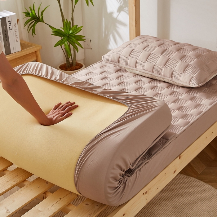 91家纺网 家纺一手货源 找家纺 卡派 2024新款布拉格夹棉加厚床笠单人床 布拉格-卡其