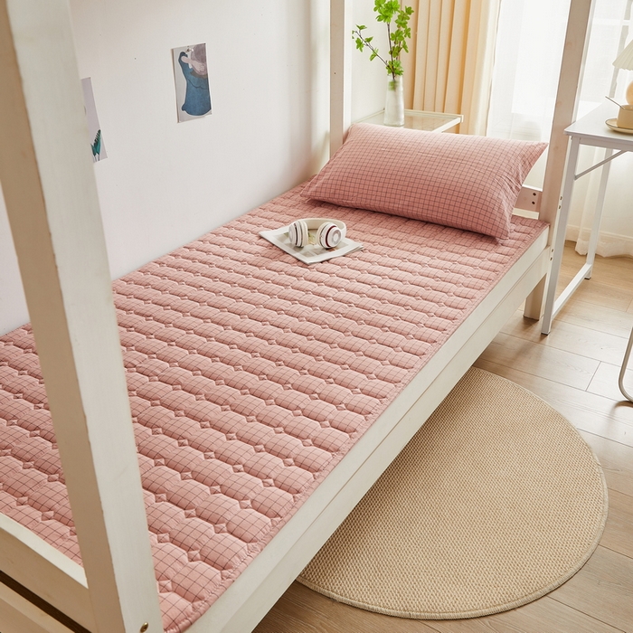 91家纺网 家纺一手货源 找家纺 卡派 2024新款全棉夹棉床褥 粉小格