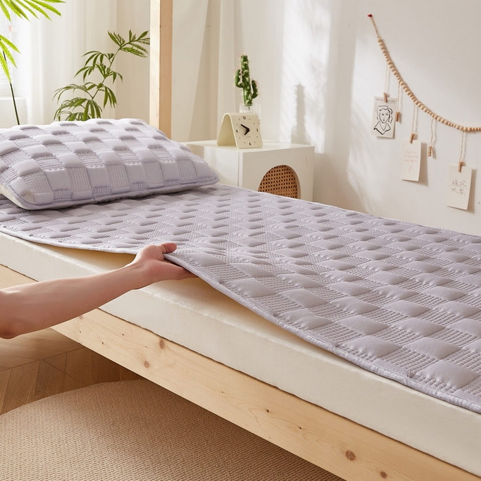 91家纺网 家纺一手货源 找家纺 卡派 2024新款布拉格夹棉加厚床褥单人床 布拉格-灰