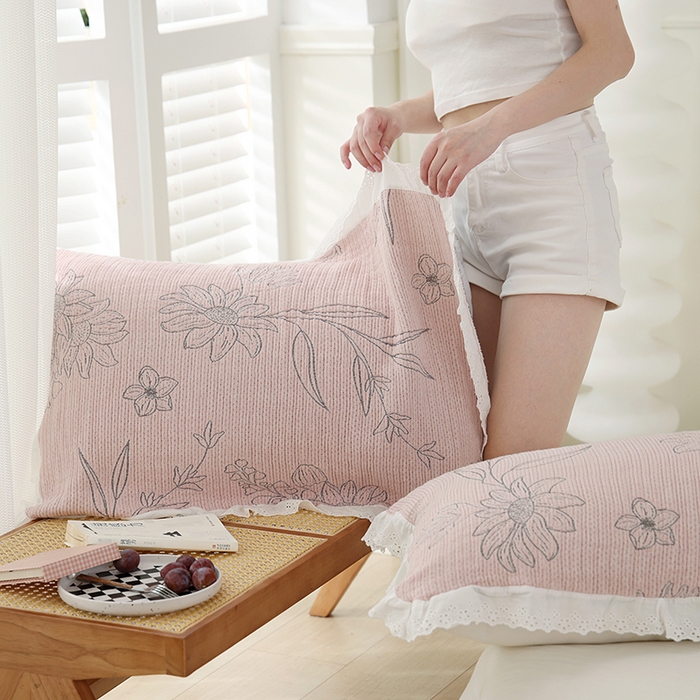 91家纺网 家纺一手货源 找家纺 韩式花边四层纱枕巾纯棉竹纤维加大成人纱布枕头巾52*78cm一对 怒放-粉