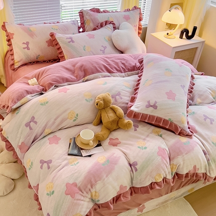 91家纺网 家纺一手货源 找家纺 （总）找底底 2024新款牛奶绒印花韩版四件套 订购50套-1000套优惠5元一套！有量有价，提供买家秀