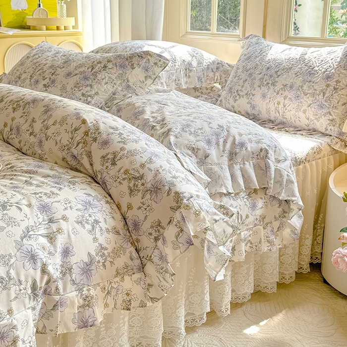 91家纺网 家纺一手货源 找家纺 花香四季家纺 2024新款全棉夹棉绗缝床裙款四件套纯棉印花法式套件蕾丝公主风 小清新