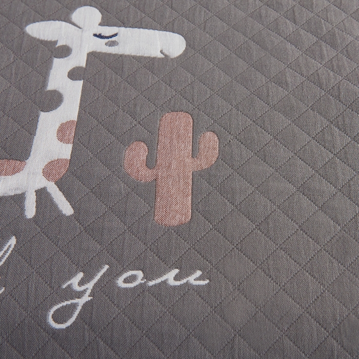 91家纺网 家纺一手货源 找家纺 2024新款全棉加厚三层纱布枕巾52*78cm一对 快乐小鹿灰