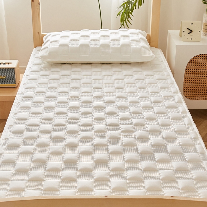 91家纺网 家纺一手货源 找家纺 卡派 2024新款布拉格夹棉加厚床褥单人床 布拉格-白