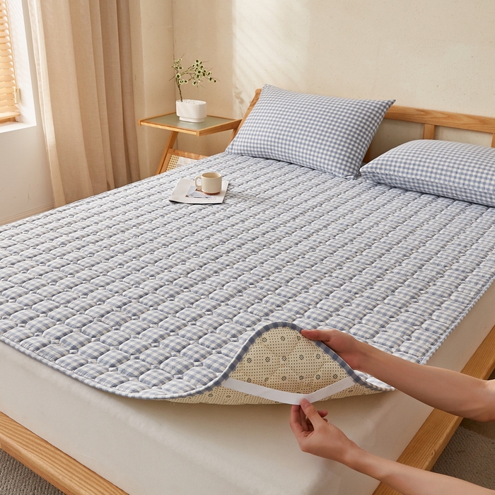 91家纺网 家纺一手货源 找家纺 卡派 2024新款色织全棉夹棉床褥大床 蓝小格