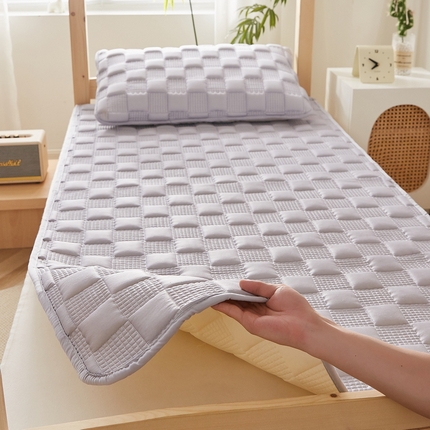 91家纺网 家纺一手货源 找家纺 （总）卡派 2024新款布拉格夹棉加厚床褥单人床