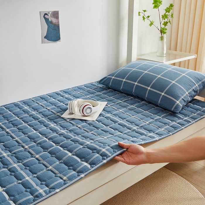 91家纺网 家纺一手货源 找家纺 卡派 2024新款全棉夹棉床褥 海蓝格