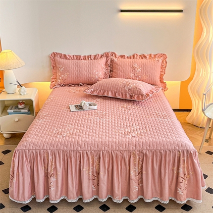 91家纺网 家纺一手货源 找家纺 （总）（支持一件定制）2024新款加厚全棉夹棉磨毛纯棉床裙单件公主风印花防滑三件套