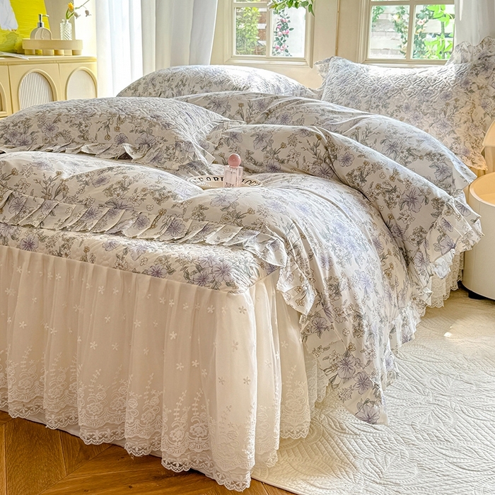 91家纺网 家纺一手货源 找家纺 花香四季家纺 2024新款全棉夹棉绗缝床裙款四件套纯棉印花法式套件蕾丝公主风 小清新