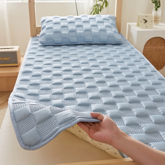 91家纺网 家纺一手货源 找家纺 卡派 2024新款布拉格夹棉加厚床褥单人床 布拉格-蓝灰