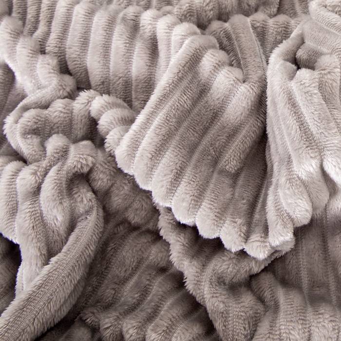 91家纺网 家纺一手货源 找家纺 2025新款240克轻盈保暖秋冬居家办公柔软亲肤午休小毯子便携车载毯 浅灰